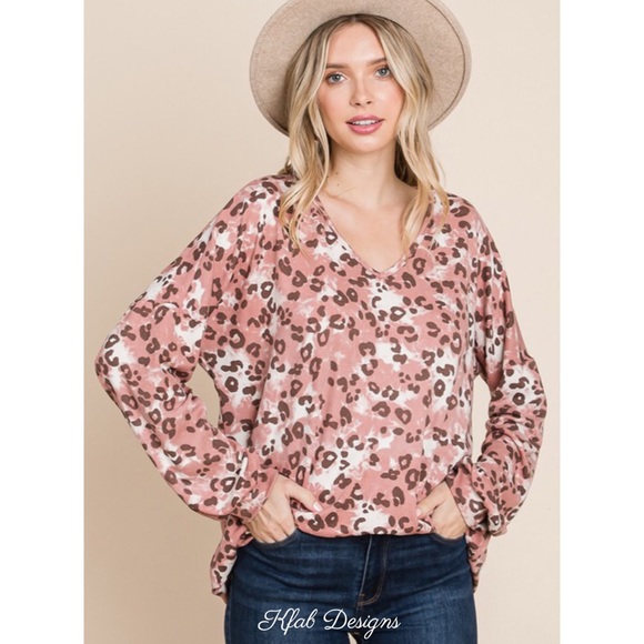 LAST 2! V Neck Puff Sleeve Leopard Top! - Picture 4 of 7